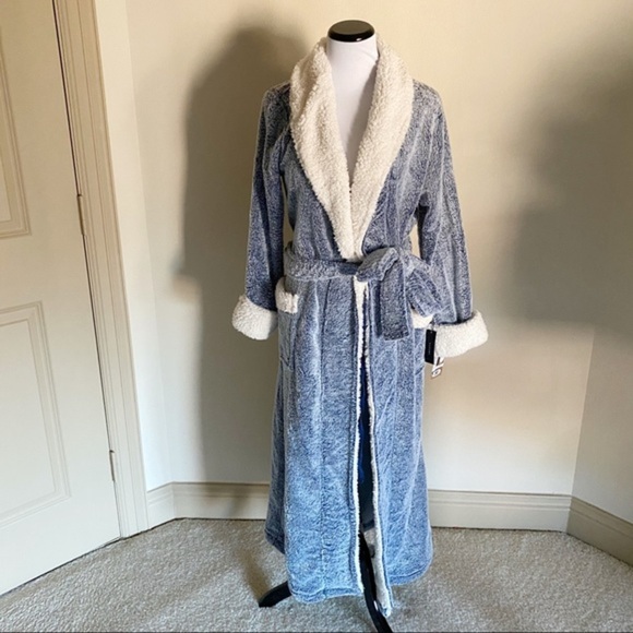 NWT Natori Sherpa super soft robe blue white